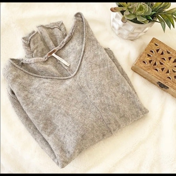 free people grey sweater - Picture 3 of 4